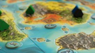 Bora Bora, a peaceful place in the pacific ocean. Here men are handsome and elaborately tattooed, women are beautiful and do nothing but collect seashells on the beach and the gods can be swayed to help you with a simple fruit basket. At least, all that is the case in the newest game by Stefan Feld, a game of many difficult decision, evil dice, handsome men with tattoos and ... you know the rest. A very intricate game where everything is somehow connected. Bora Bora.